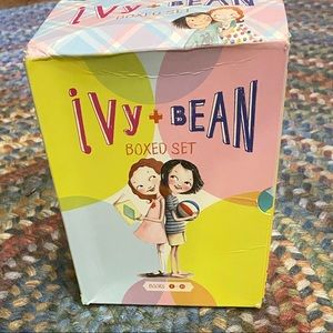 Ivy + Bean Boxed Set. Books: 1-10.